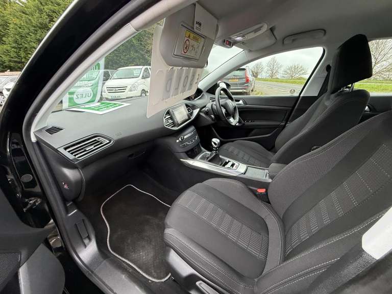 PEUGEOT 308 1.2 PureTech Allure Black Manual Petrol 2017