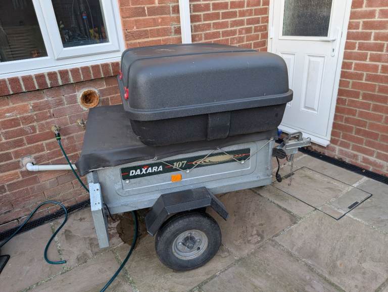 Car trailer daxara 107 plus Fiamma box