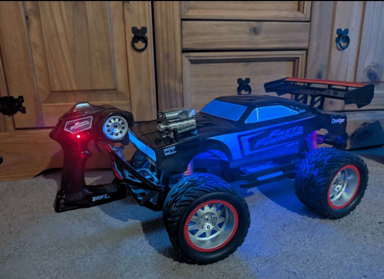 FAST & FURIOUS JADA ELITE 4x4 RC CAR 1970 DODGE CHARGER 1:12 Light Up Logo R/T