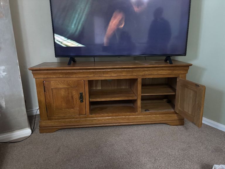 Solid oak tv unit 