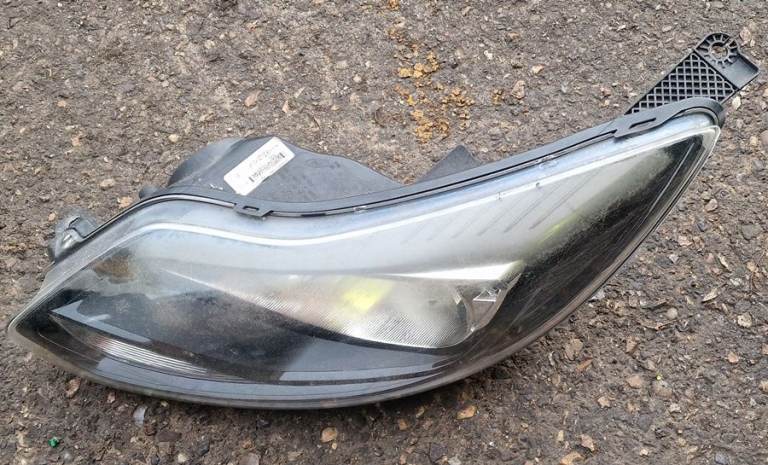 Ford Focus Left Side Headlight 2011