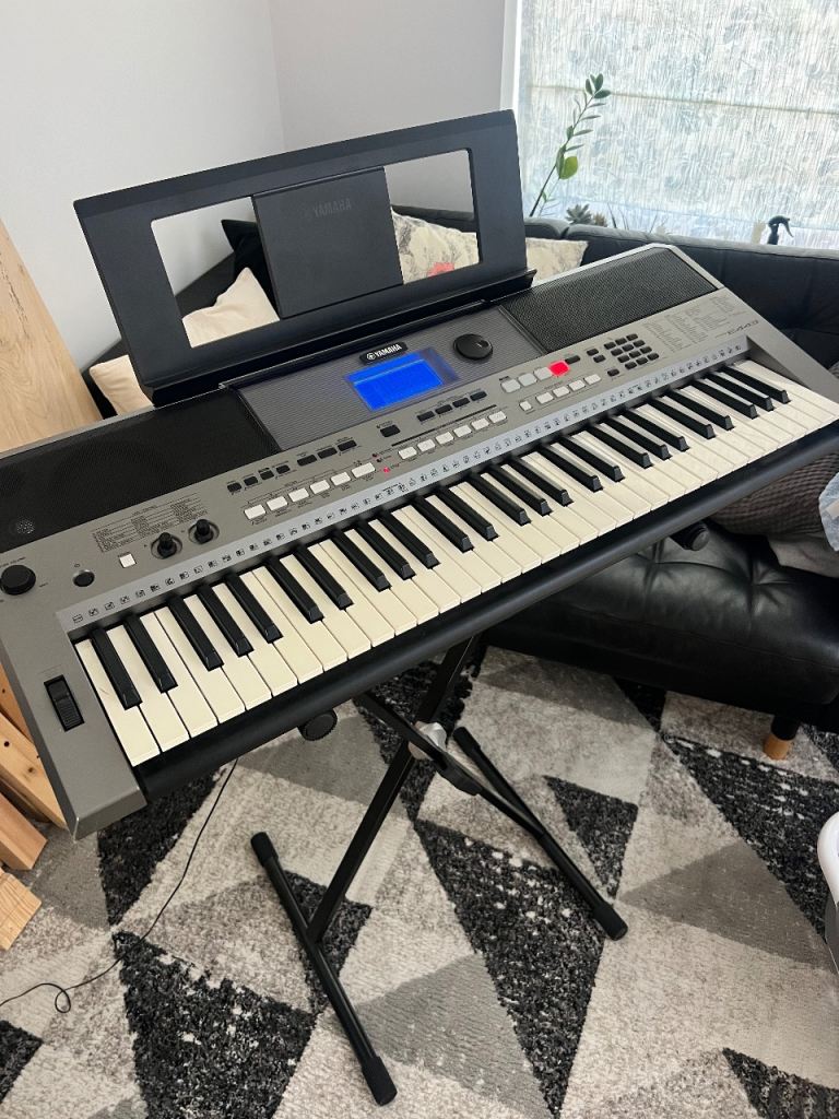 Yamaha Digital Keyboard 