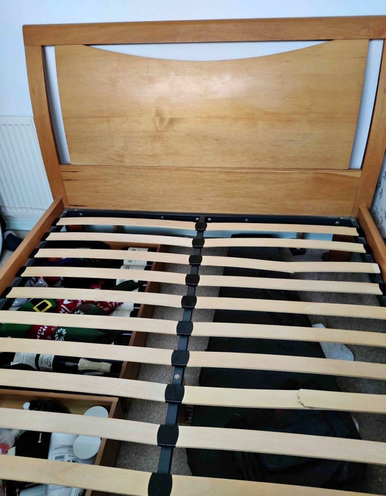 King size Oak bed 