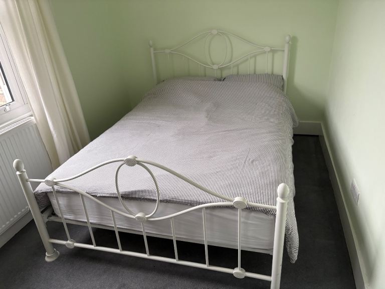 Dreams Double Bed (Frame Only) White Metal 4ft6 VGC