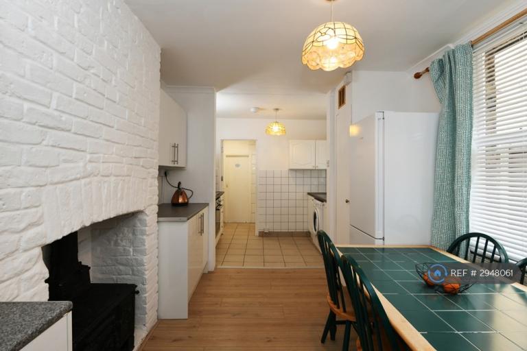 4 bedroom house in Louise Road, London, E15 (4 bed) (#2948061)