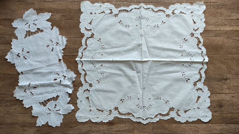 SET 2 x White Cotton TABLE MATS / DOILIES EMBROIDERY 