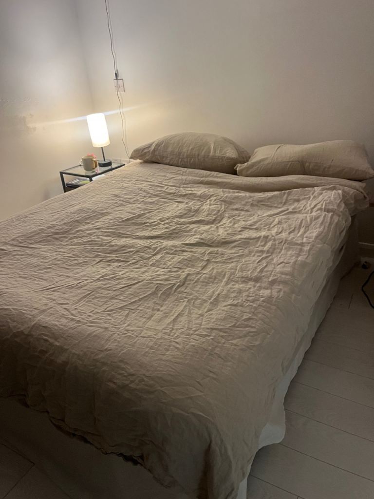 DreamMode Crown Double Mattress and base. Good Condition