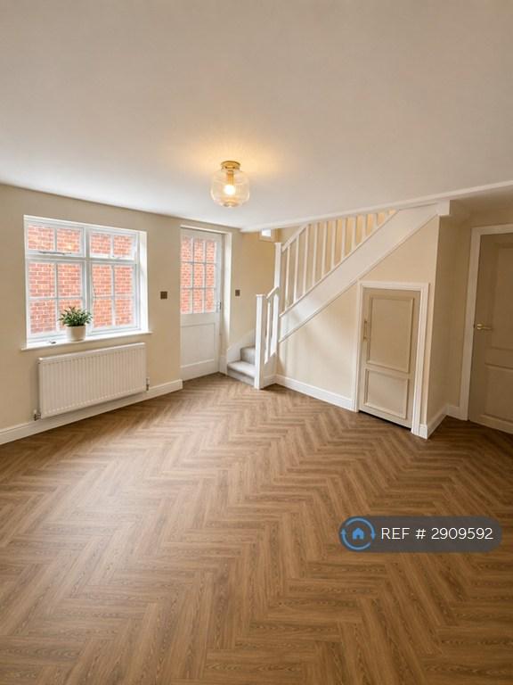 1 bedroom flat in Balderton Gate, Newark, NG24 (1 bed) (#2909592)