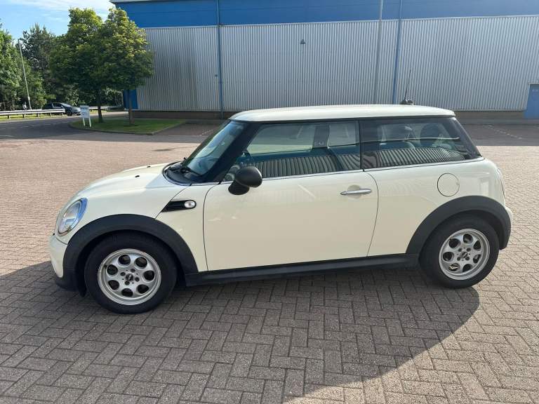 2011 Mini Cooper 1.6 LIMTED edition   Mot December 2026   Service history   2 keys   Ulez compliant 