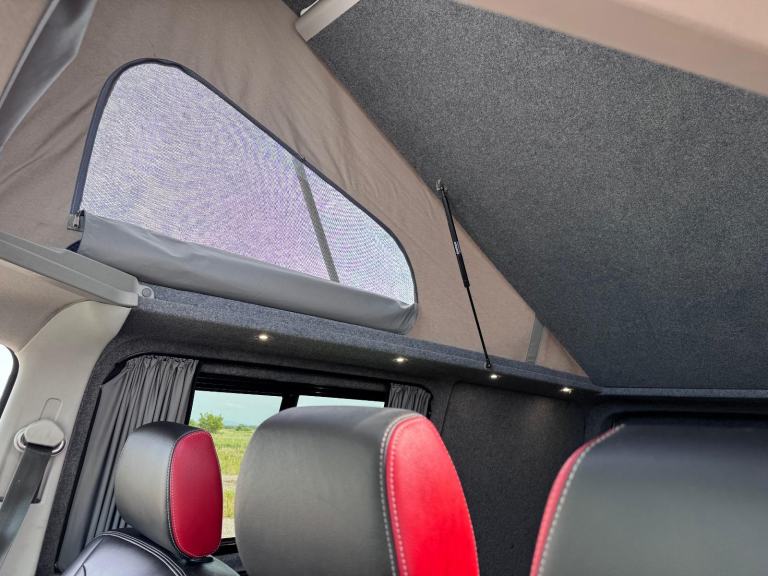 2018 VOLKSWAGEN TRANSPORTER T6 SPORTLINE 204BHP DSG. POP TOP. SOLAR.NO VAT