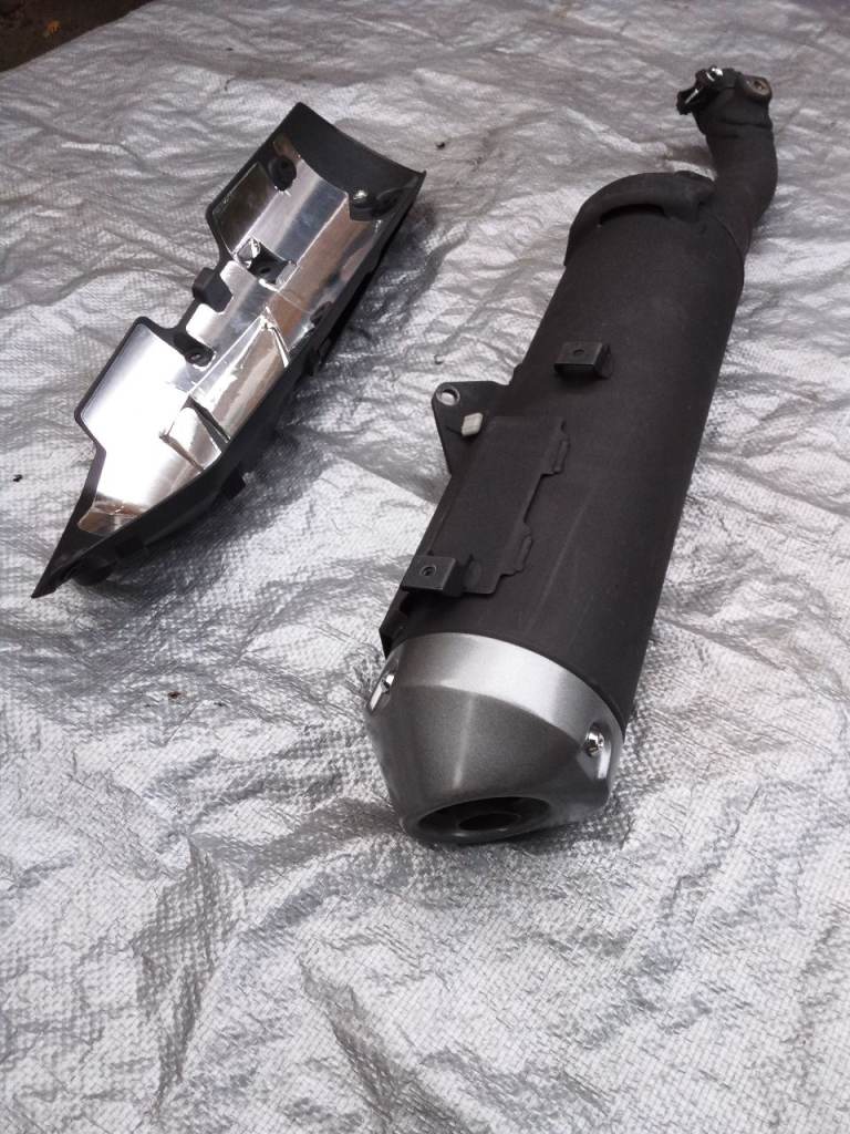 Honda CRF 250L standard exhaust.