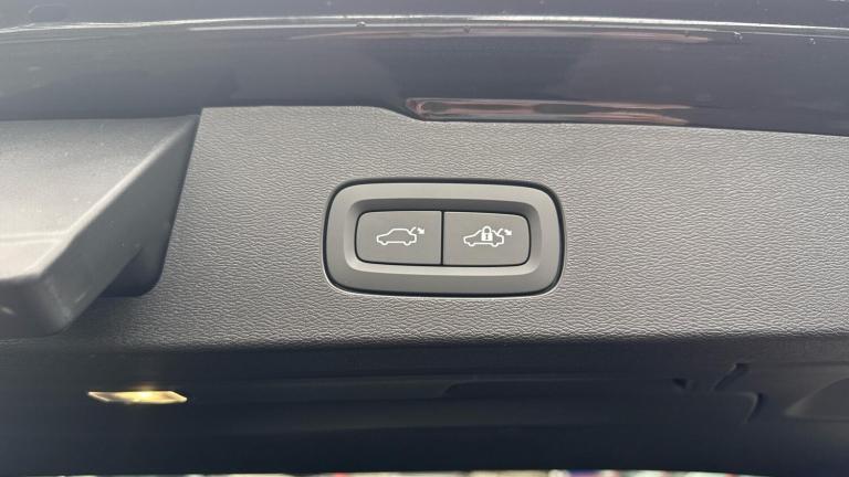 2025 Volvo V60 Plus, B4 Mild hybrid, Petrol, Dark ESTATE Petrol/Electric Hybrid Automatic