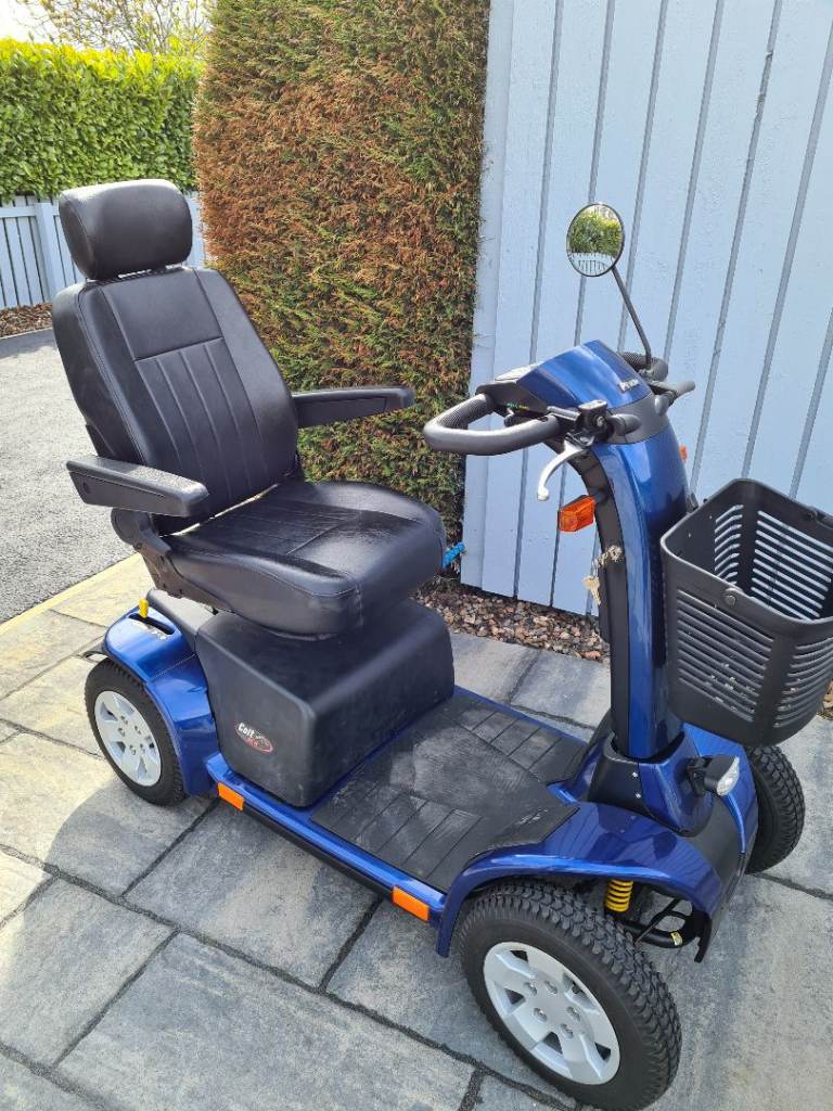 Large 8 mph mobility scooter can deliver  good condition 