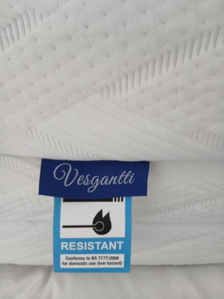 Single folding mattress 