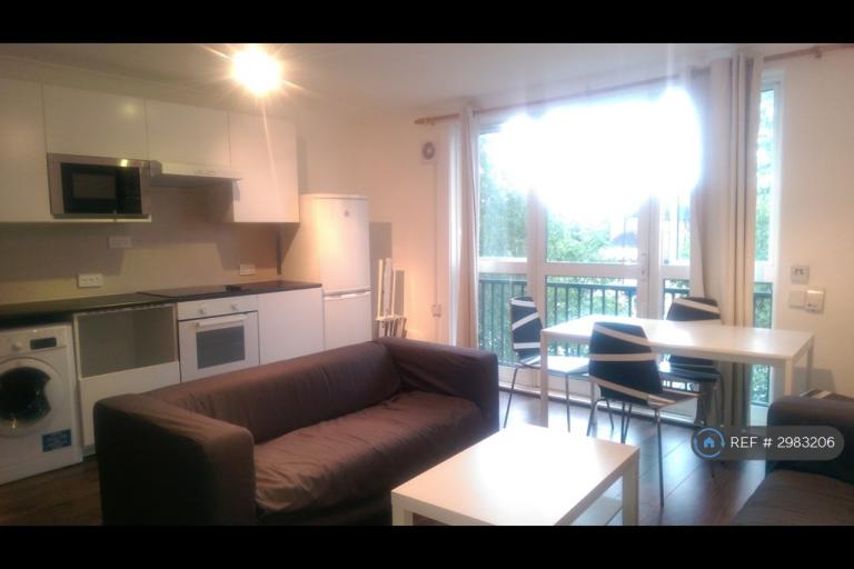 3 bedroom flat in Trimdon, London, NW1 (3 bed) (#2983206)