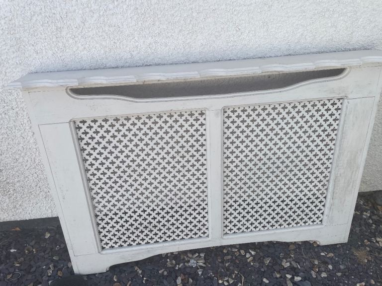 Wooden Radiator Cover – White, Ready for Upcycling
