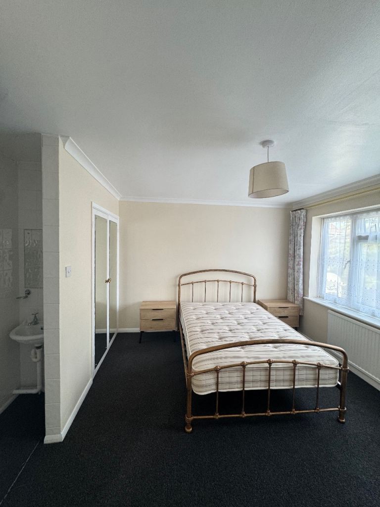 Double rooms furnished new in Surbiton KT6 