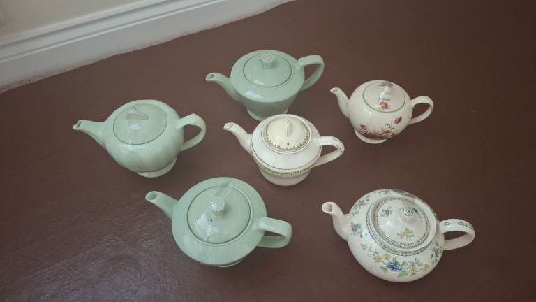 Collection of 6 Vintage Ceramic Teapots – Good Condition