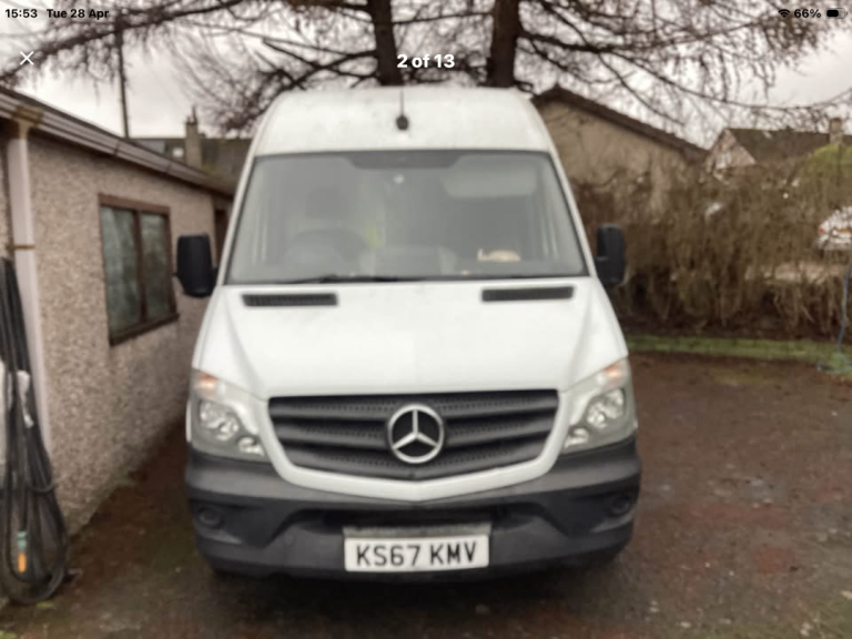 Mercedes-Benz Campervan Off Grid