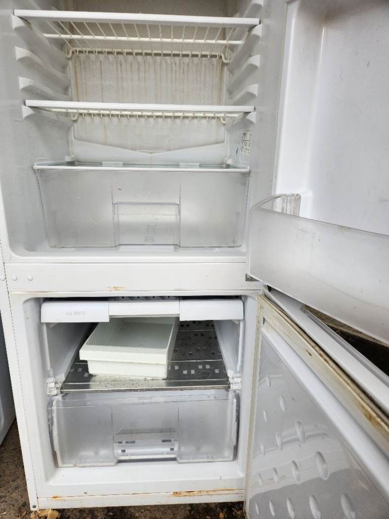 Beko Fridge Freezer – White, Fair Condition