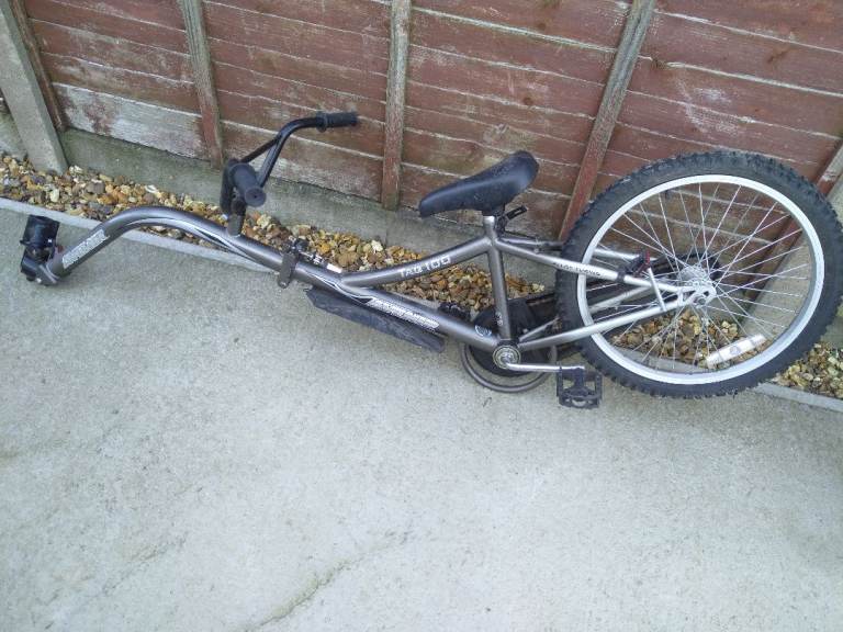 Avenir Tag 100 tag along kids trailer bike