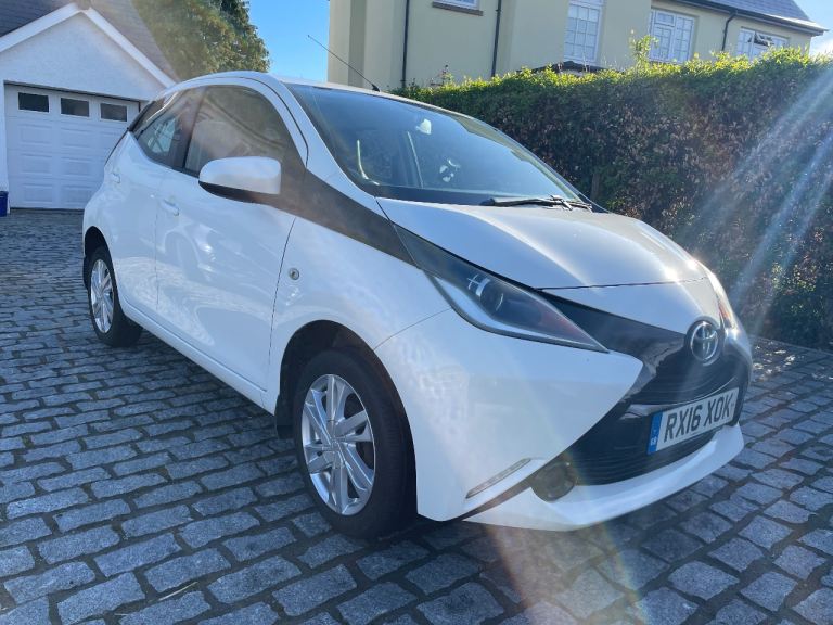 Toyota, AYGO, Hatchback, 2016, Manual, 998 (cc), 5 doors