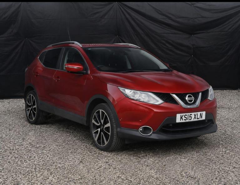 2015 Nissan Qashqai 1.6 dCi Tekna 5dr HATCHBACK DIESEL Manual