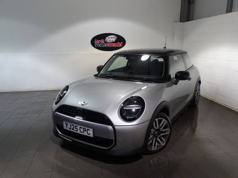 2025 MINI Hatch 1.5C Classic Hatchback 3dr Petrol Steptronic Euro 6 (s/s) (156 ps) Hatchback Petr...