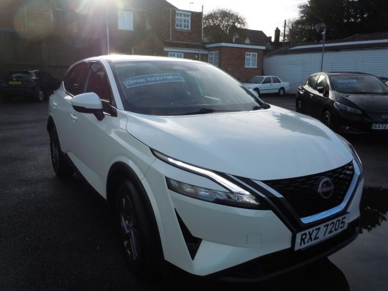 NISSAN QASHQAI 1.3 DIG-T MHEV Acenta Premium White Manual Petrol Hybrid 2022