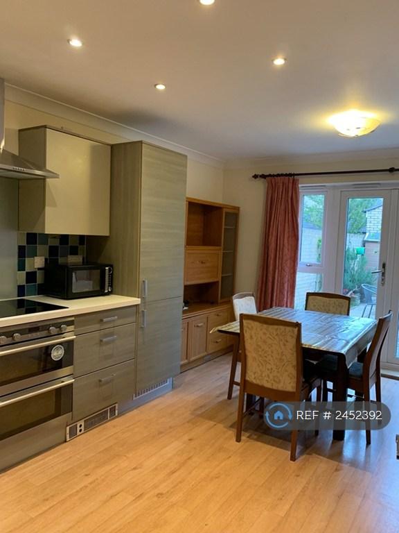 4 bedroom house in Ring Fort Road, Cambridge, CB4 (4 bed) (#2452392)