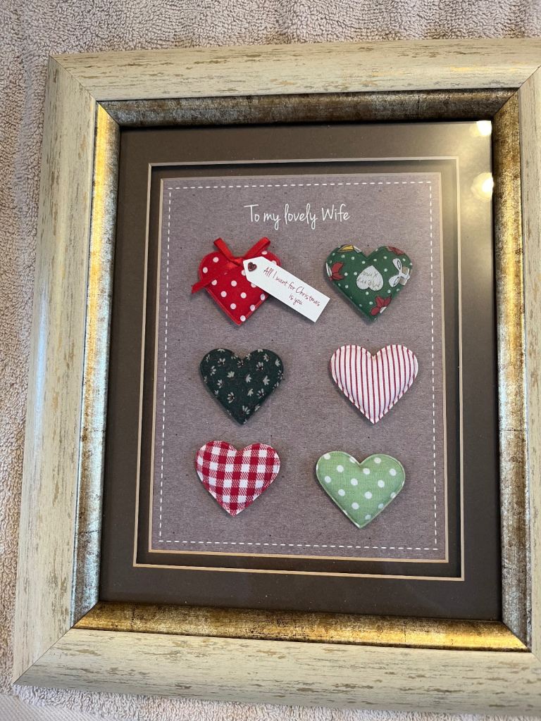 Picture frame with hearts 