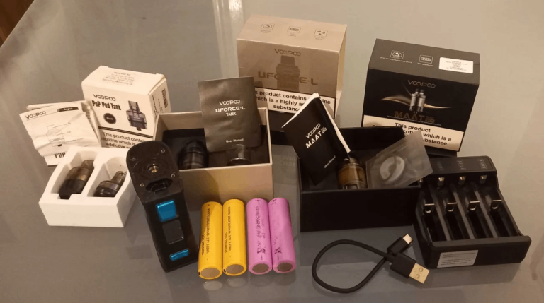 WORKING Aegis Legend Mod Box Vape 200W Dual 18650 with UNTESTED tanks.