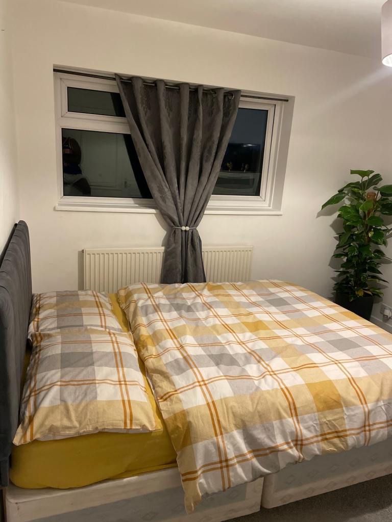 Clean and cosy room for rent in SM6 7LP