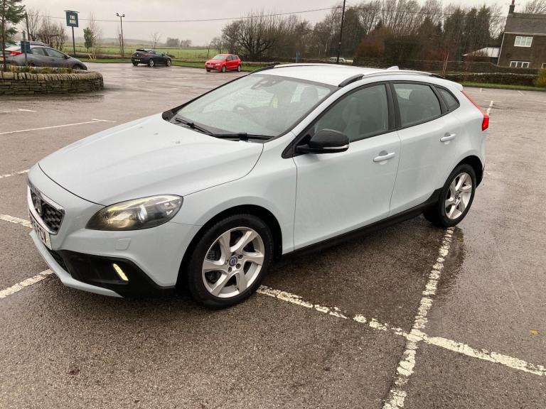 2015 Volvo V40 D2 [120] Cross Country Lux 5dr Geartronic HATCHBACK DIESEL Automatic
