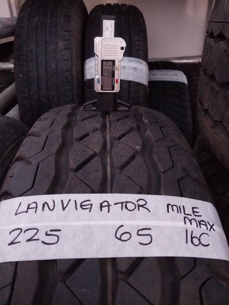 Part worn tyres Lanvigator 225 65 16C - set of 2