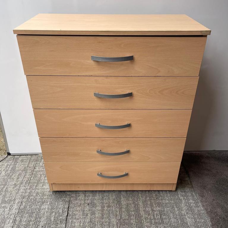FREE DELIVERY Chest of 5 drawers, oak, in good condition.