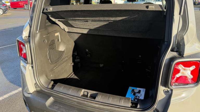 2020 Jeep Renegade Night Eagle II 5dr 1.0 GSE T3 120PS Manual SUV Petrol Manual