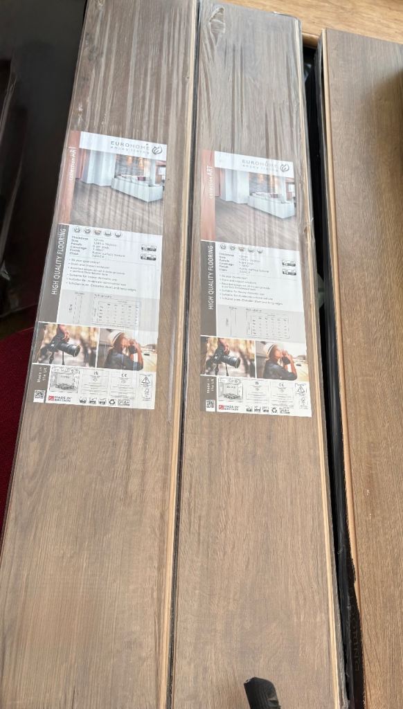 Eurohome Quality 12mm Laminate wood flooring + Underlay. Rustic Oak