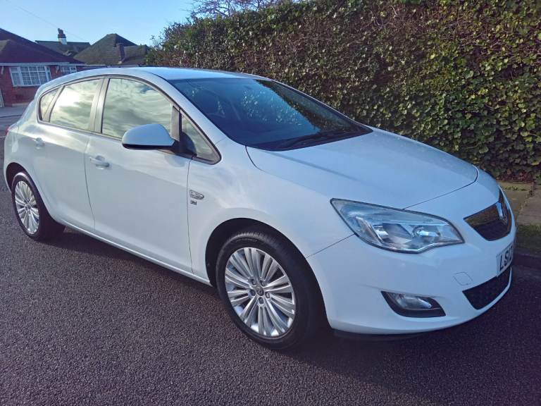 Vauxhall Astra 1.4 16V Excite Euro 5 Petrol 5 Door.