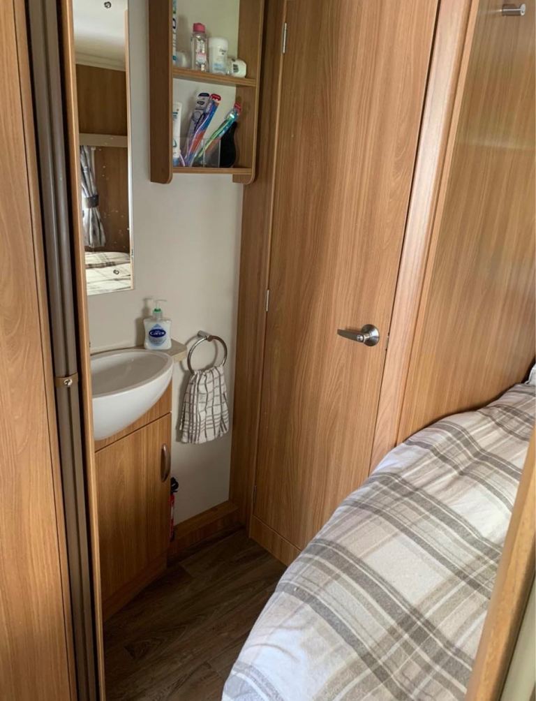 Caravan Swift sprite Quattro 2014 £9500 