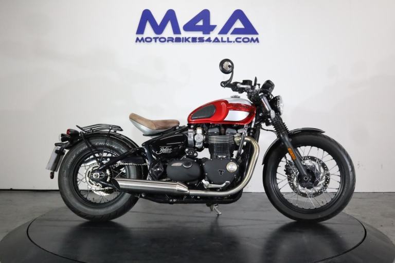 TRIUMPH BONNEVILLE BOBBER 2019