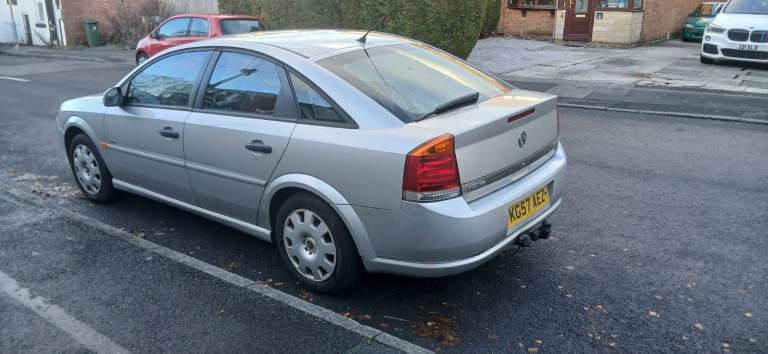 Vectra with long mot and tow bar