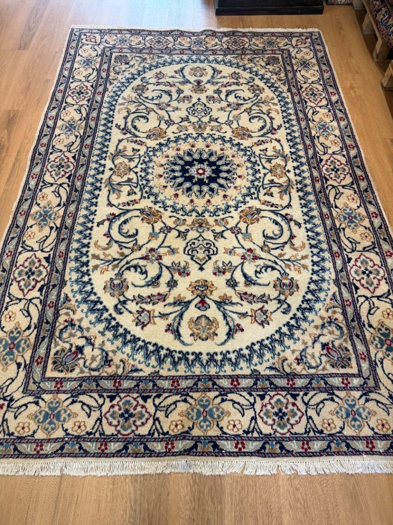 Large Handmade Persian Naine Rug 290x190cm