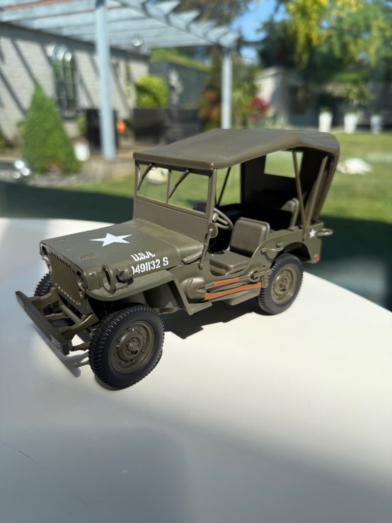 UT Models 1/18 Scale Willy's Jeep American  die cast vintage model boxed rare 