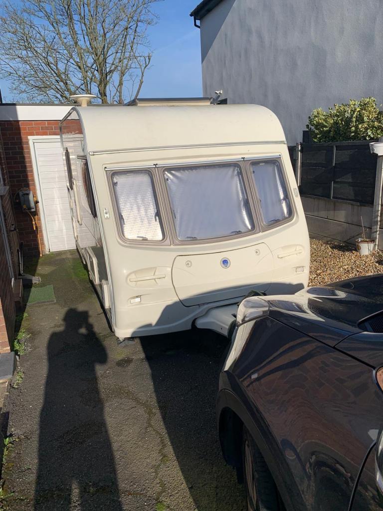 Avondale Dart 380-2 Caravan – Good Condition, Ready for Adventures