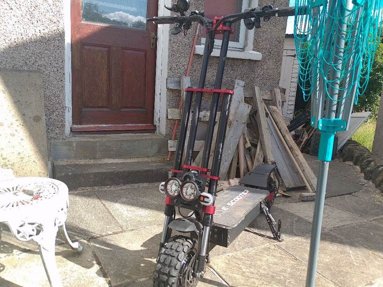 Boyueda S4-11 6000W 60V 43AH E-scooter (PRICE NEGOTIABLE)