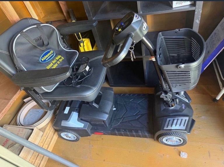 Mobility boot scooter 