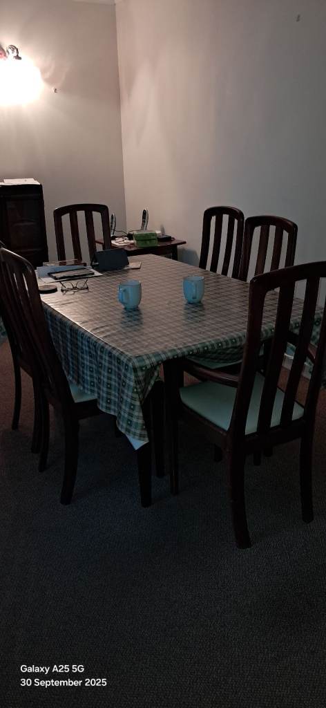 Table and 6 chairs. FREE!