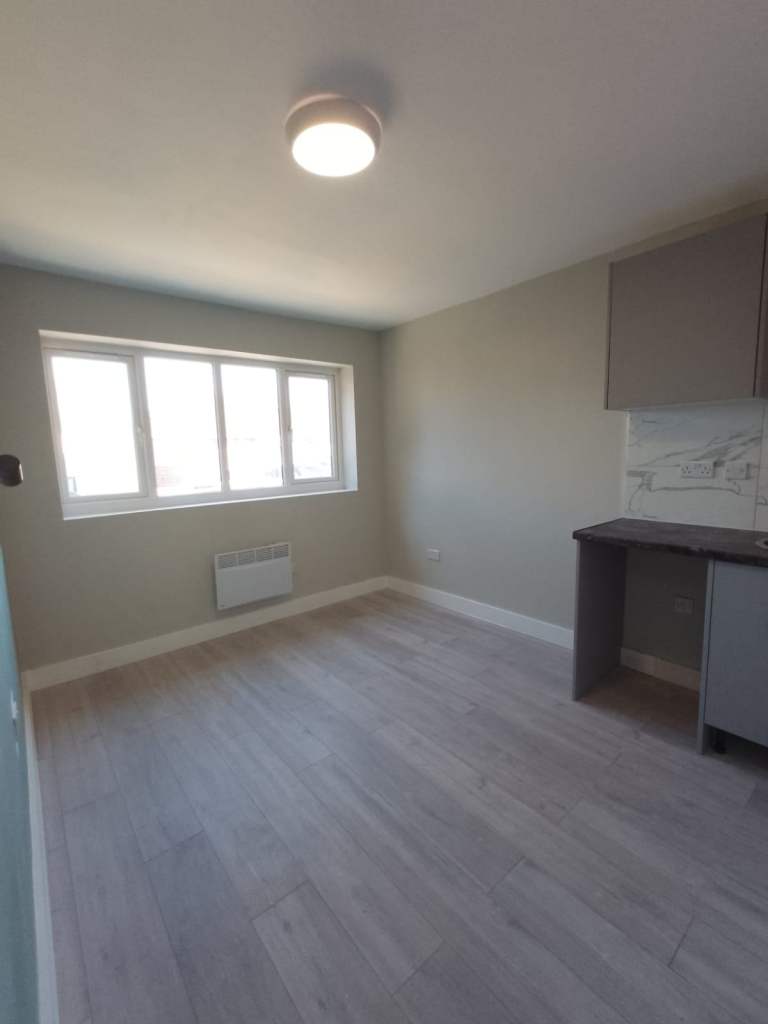 PRIVATE HMO STUDIO AVAILABLE NOW – TW15 1UF | ASHFORD / STAINES | DSS WELCOME | 35+