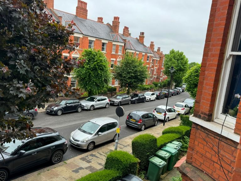 Balcony room West Hampstead 